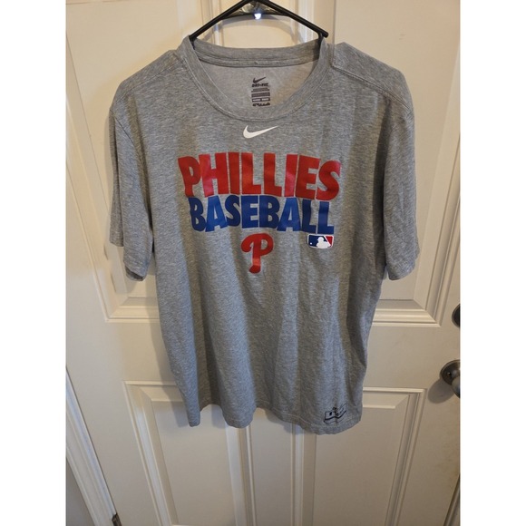 Majestic Other - Nike Philadelphia Phillies MLB  Men's Majestic Gray Athletic T-Shirt Size L